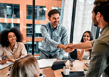 LIDERANÇA NAS ORGANIZAÇÕES